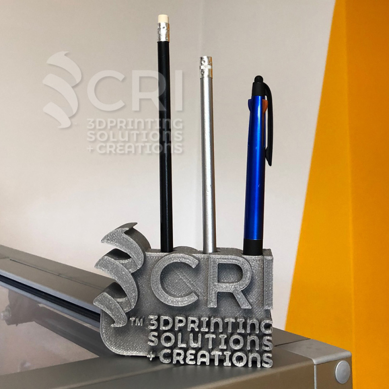 Stampa 3d personalizzata: Portapenne personalizzato con logo, stampato in 3D in PLA argento: l'accessorio ideale per la vostra reception!