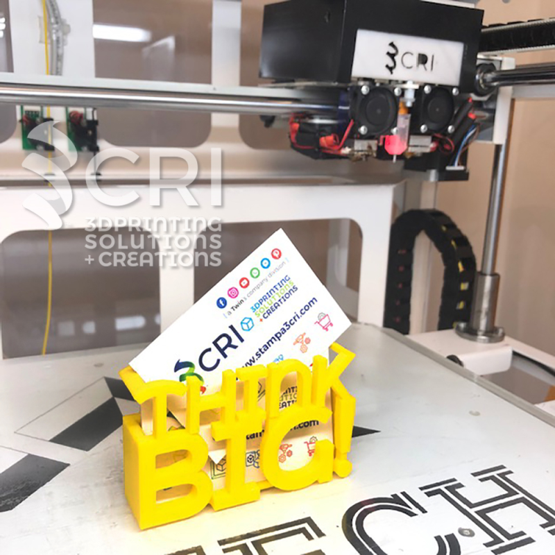 Gadgets Aziendali: Portabiglietti da visita personalizzato con frase motivazionale, stampato in 3D in PLA giallo... Un'ideale regalo originale e su misura!